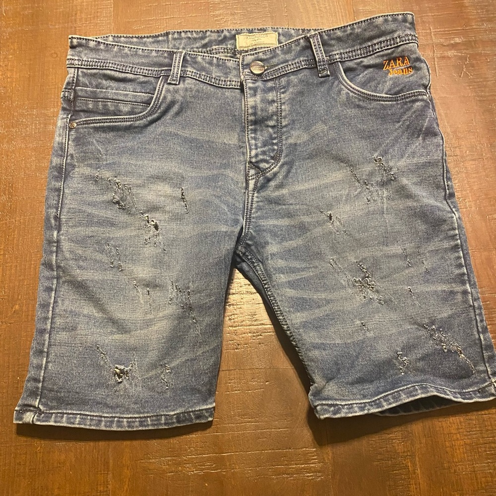 Zara Men’s Distressed Denim shorts/ Jorts size 36